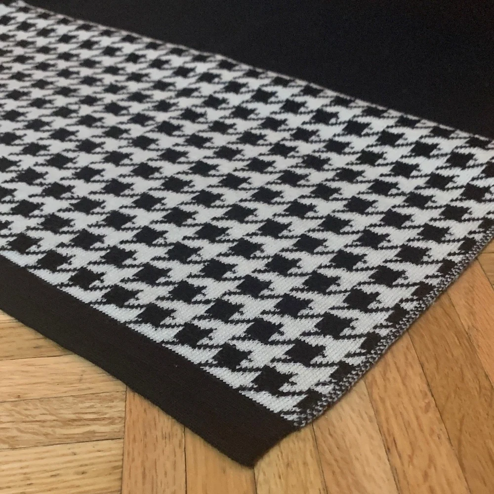 75”x 20” Outlander Shoulder Wrap Houndstooth EUC!